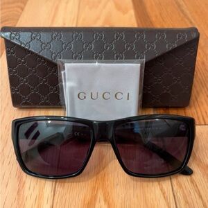 Gucci Sunglasses with case and cleaning cloth
